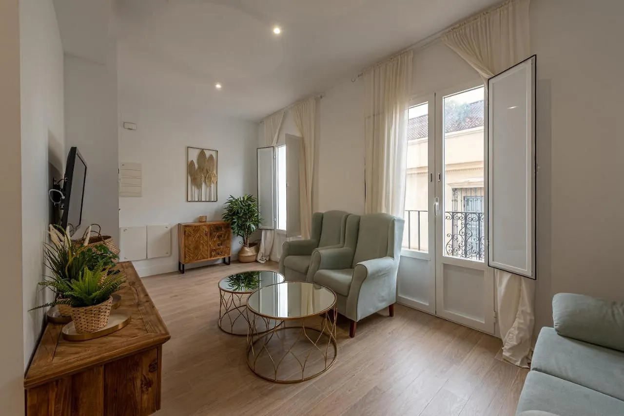 Modern With Balcony- 2Bd 2Bth- San Vicente Apartamento Sevilha