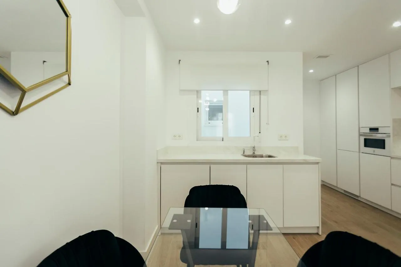 Modern With Balcony- 2Bd 2Bth- San Vicente Lägenhet Sevilla 0*,  Spanien