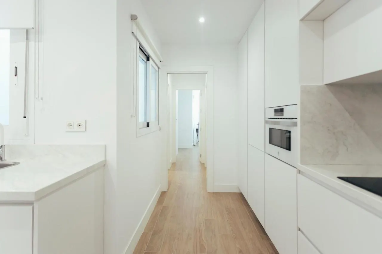 Modern With Balcony- 2Bd 2Bth- San Vicente Apartment Seville Spain