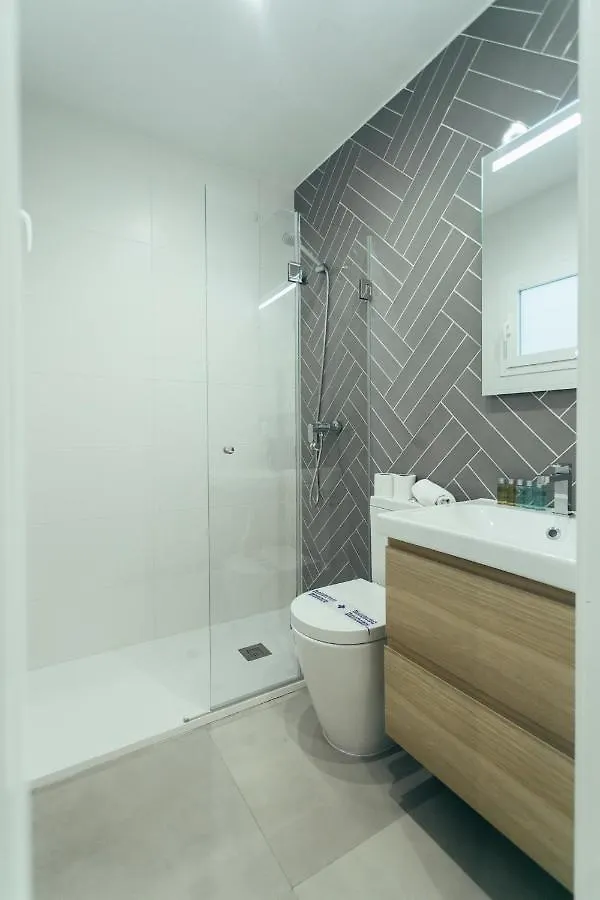 Modern With Balcony- 2Bd 2Bth- San Vicente Apartment Seville Spain