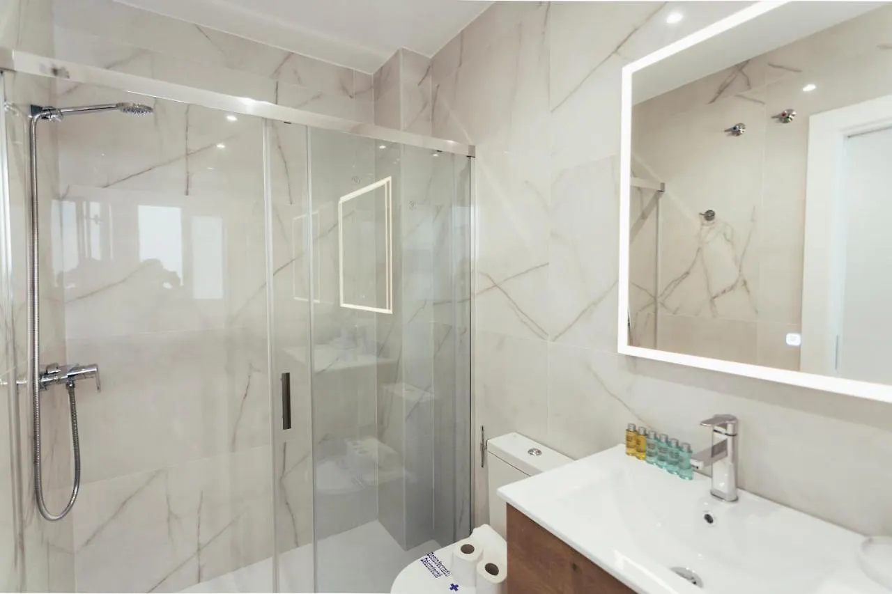 Modern With Balcony- 2Bd 2Bth- San Vicente Apartment Seville