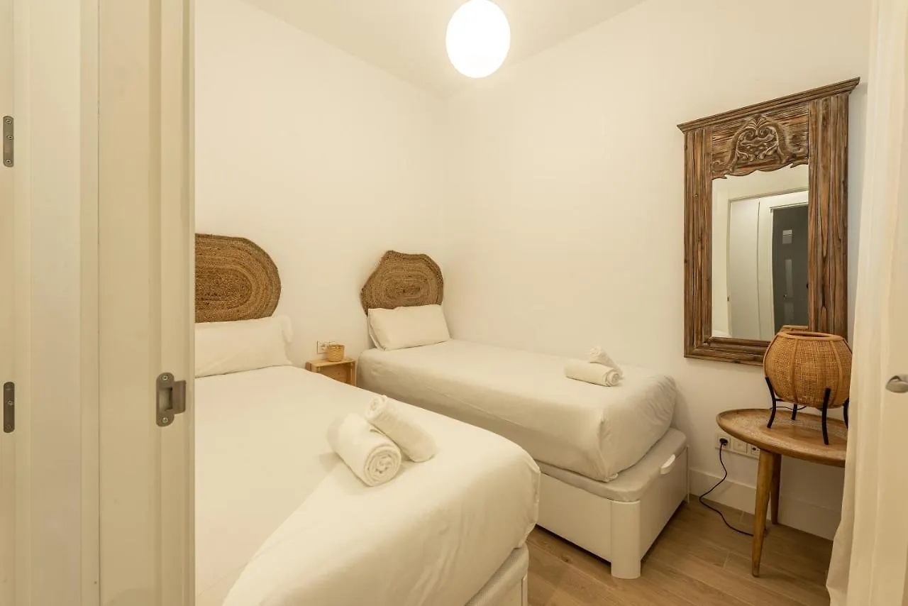 Modern With Balcony- 2Bd 2Bth- San Vicente Apartment Seville
